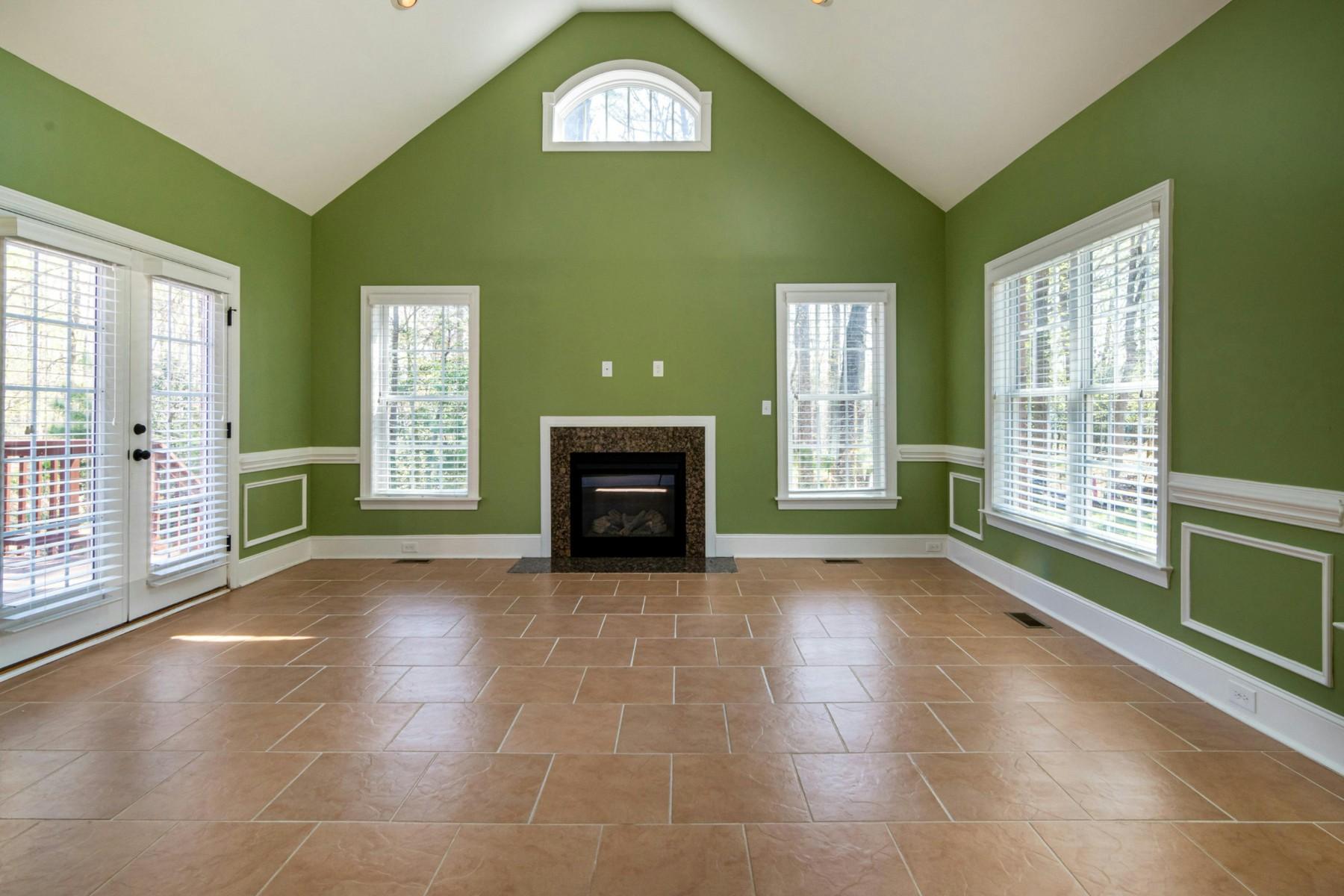 Original living room photo before virtual staging.